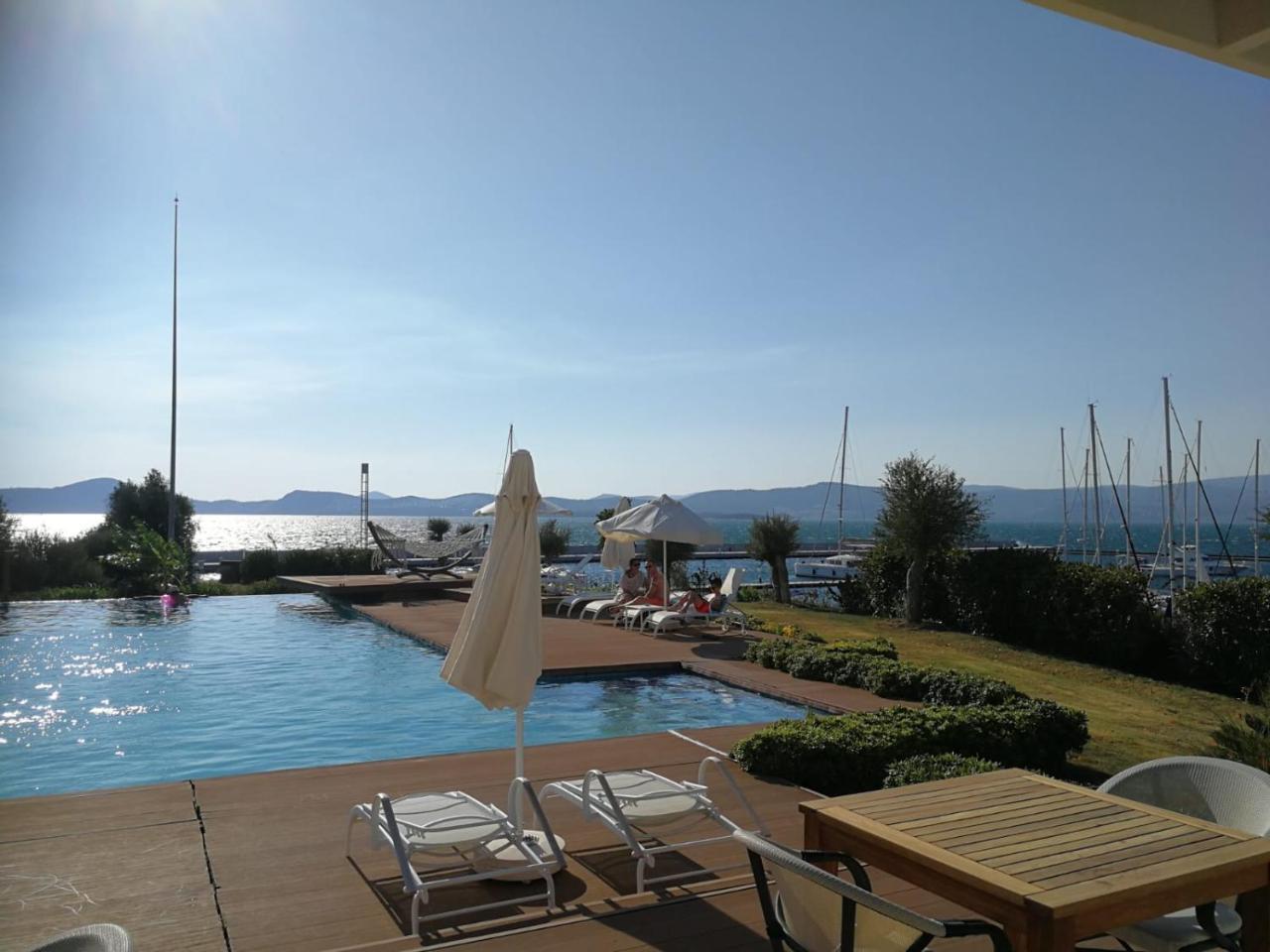 Egesu Marina Guest House Gulluk Eksteriør billede